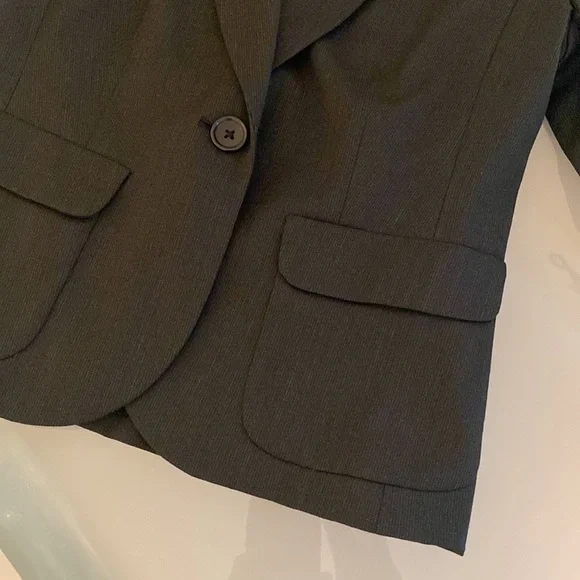 Banana Republic Black Notched Single Button Blazer Size 2P - Picture 3 of 11